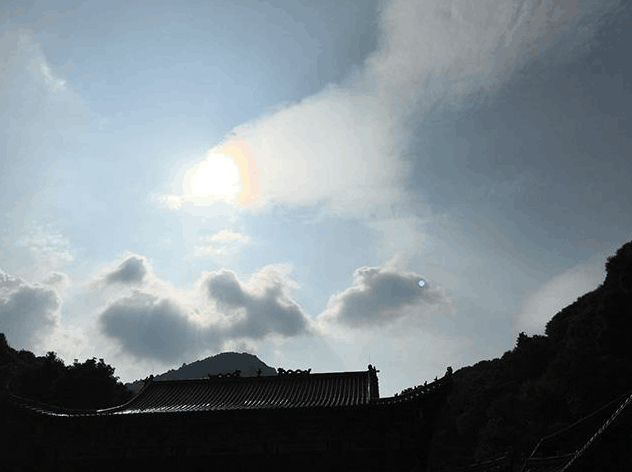 国庆假期避尘嚣,调养身心入古刹