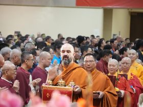 恭迎南无第三世多杰羌佛佛诞法会盛大举行